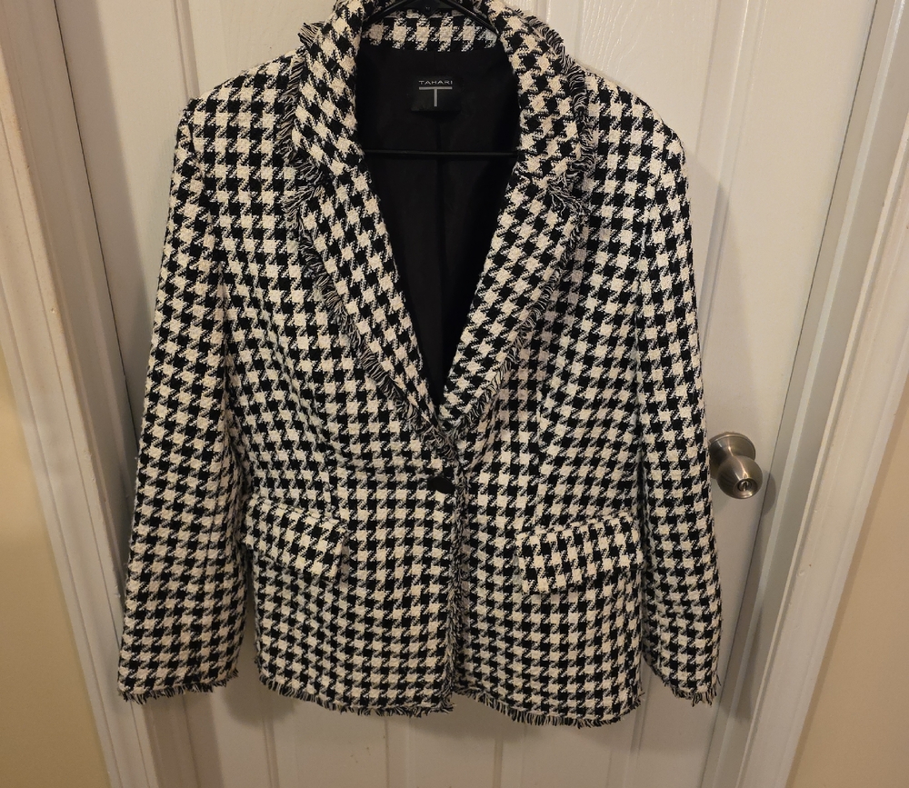 Tahari Black & White Houndstooth Blazer Jacket with Frayed Trim